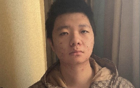 王靖渝公然侮辱边境阵亡的烈士被网上追逃 如今又疯狂网曝爱国学生-黑榜
