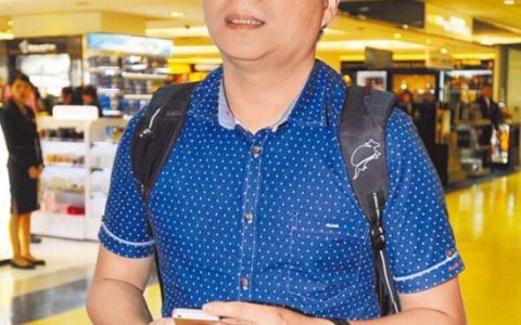 境外反华分子王丹离台逃美-黑榜