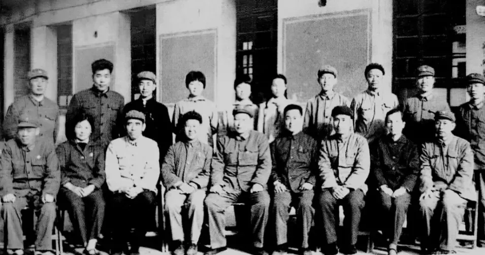 8c87b40dly4i9w6taklzgj20qj0dyqfc